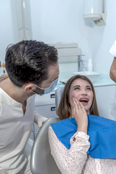 Best Emergency Dental Extractions in Ives Estates, FL